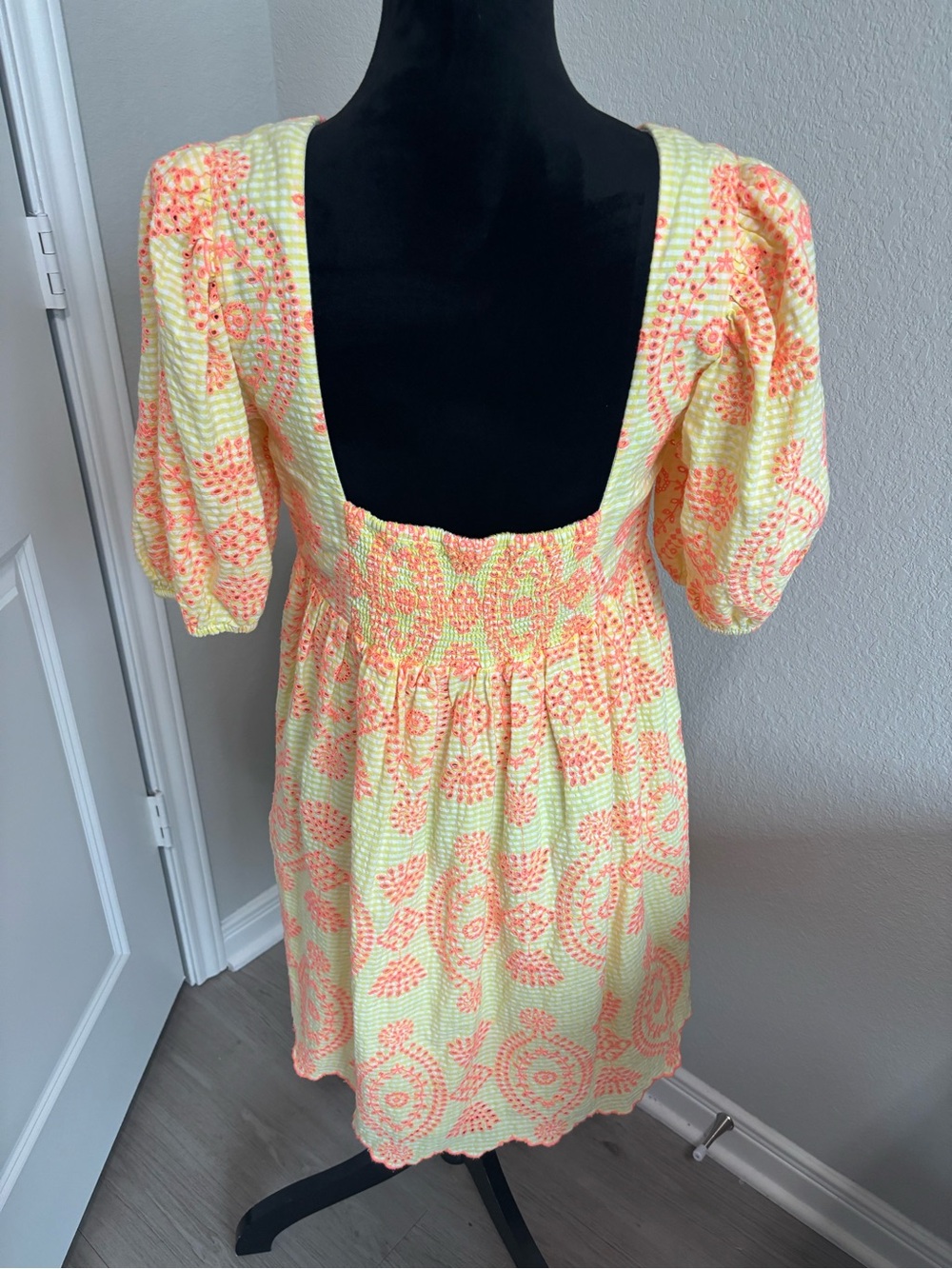 Lilly Pulitzer Sarafina Short Sleeve Eyelet Calla Yellow Gingham Size 8 - Picture 4 of 6